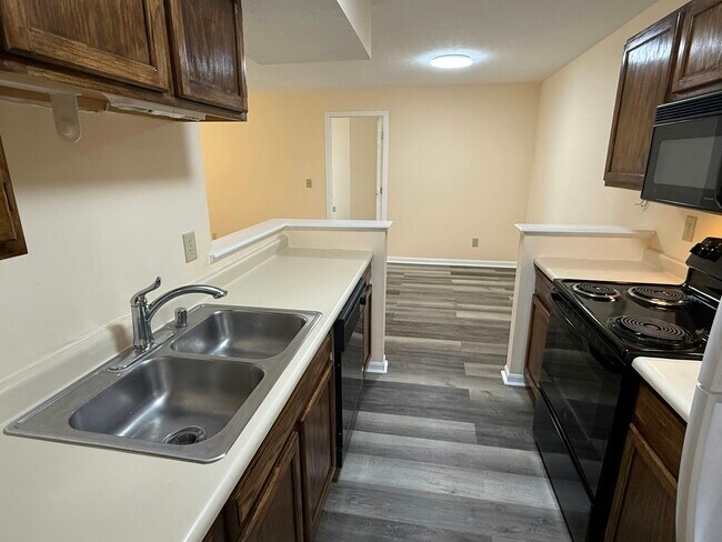 Building Photo - 10136 Carnation Ct
