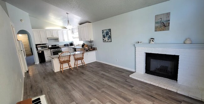 Building Photo - Beautifully Maintained Fairfield Home