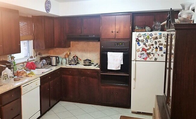 Primary Photo - 412 Commercial Ave