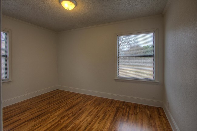 Building Photo - 1331 E 43rd St