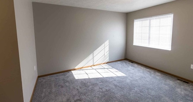 Building Photo - Majestic Ridge Apartments