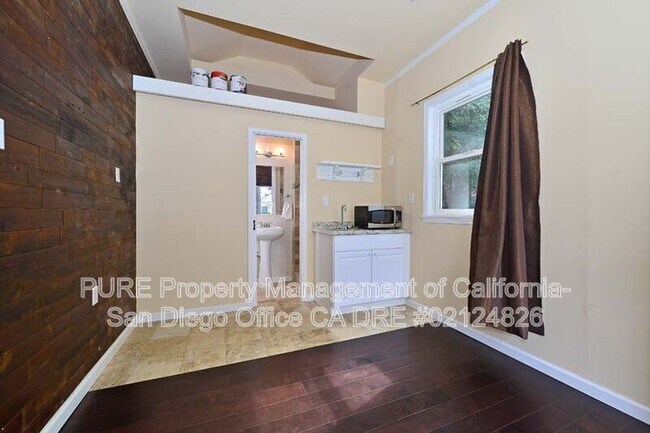Building Photo - 1535 Meade Ave