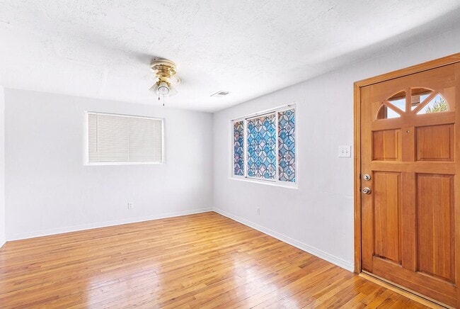 Building Photo - 4920 La Cienega St NW