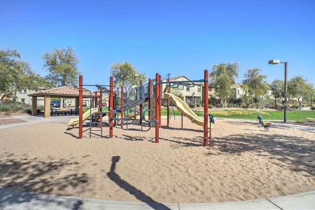 Building Photo - 2143 W Marconi Ave