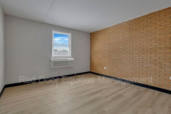 Building Photo - 425 Mt Vernon Rd