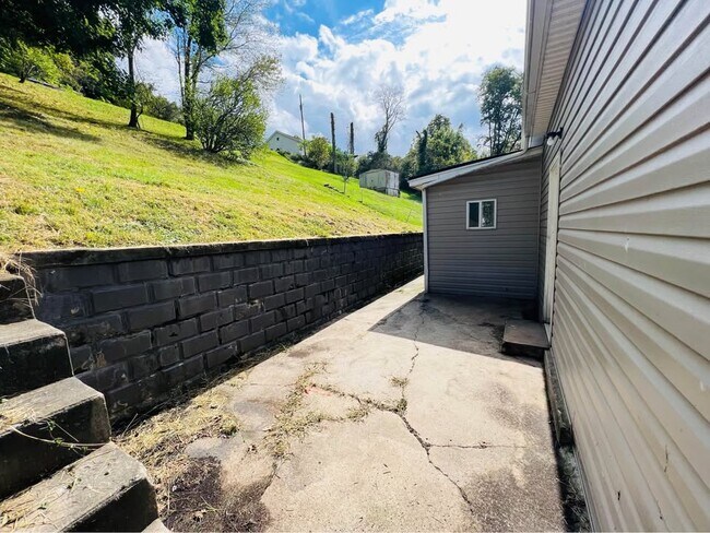 Building Photo - 3414 Central Ave