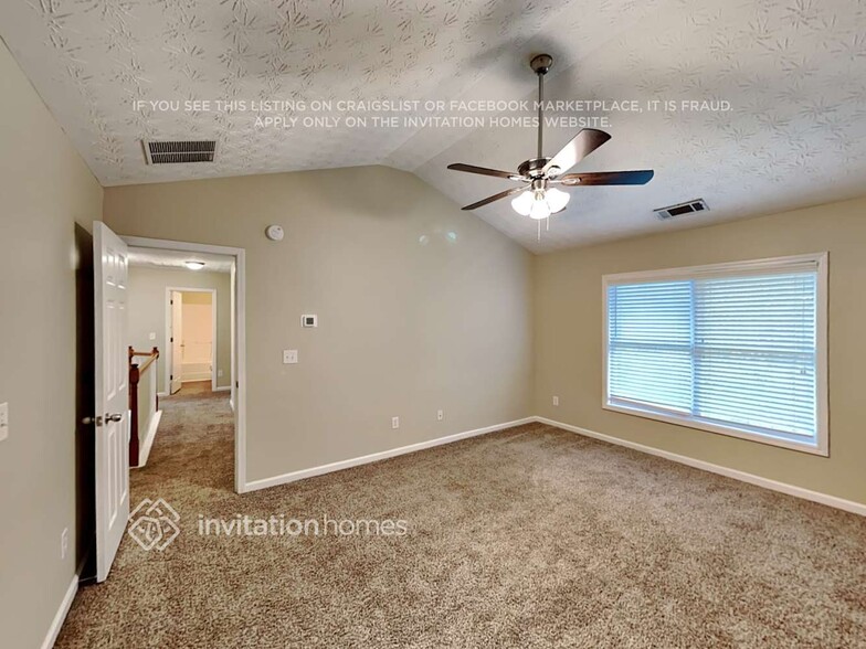 Building Photo - 235 Laurelton Cir