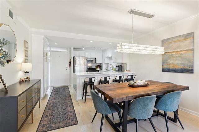 Building Photo - 3915 St Charles Ave