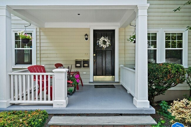Building Photo - 15 Avalon Rd