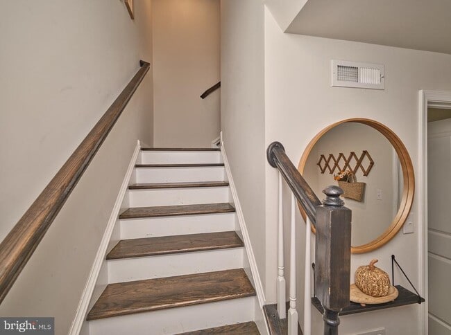 Building Photo - 39 Ortiz Dr