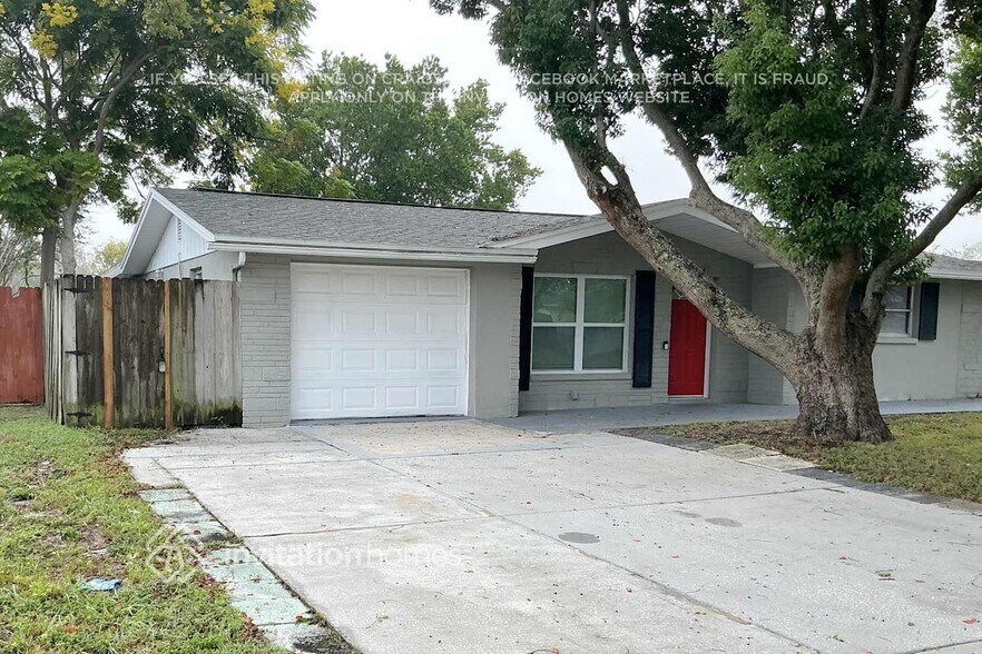 Primary Photo - 10824 Oakdale Ave