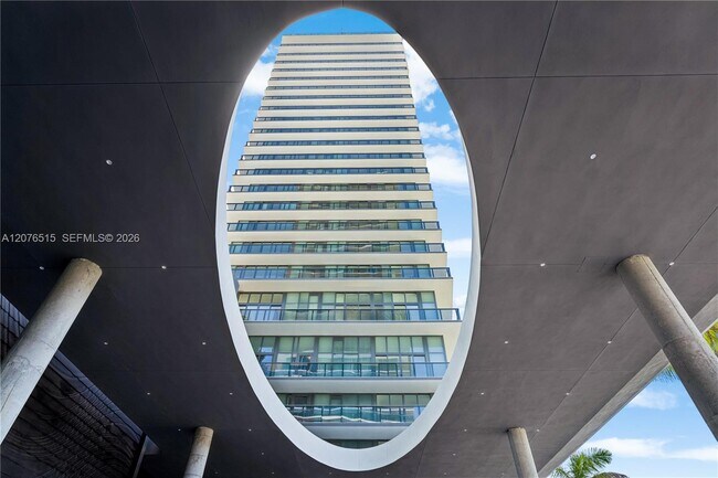 Building Photo - 1170 E Hallandale Beach Blvd