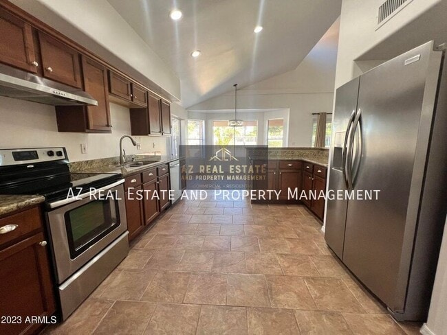 Building Photo - 7524 W Tonto Dr