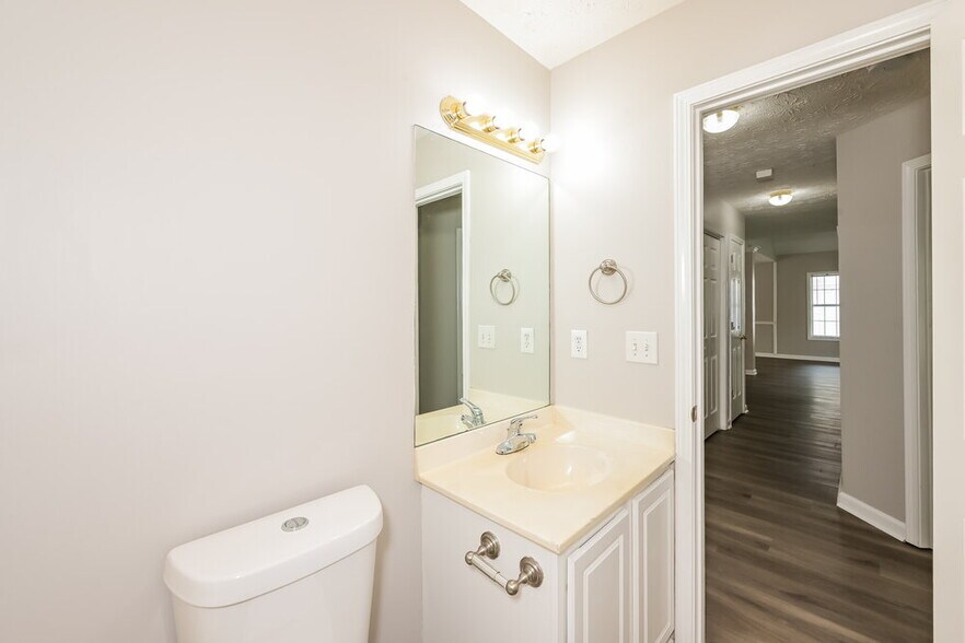 Building Photo - 9385 Eagles Landing Dr