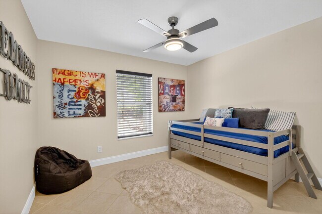 Building Photo - 1002 Julia Heights Dr