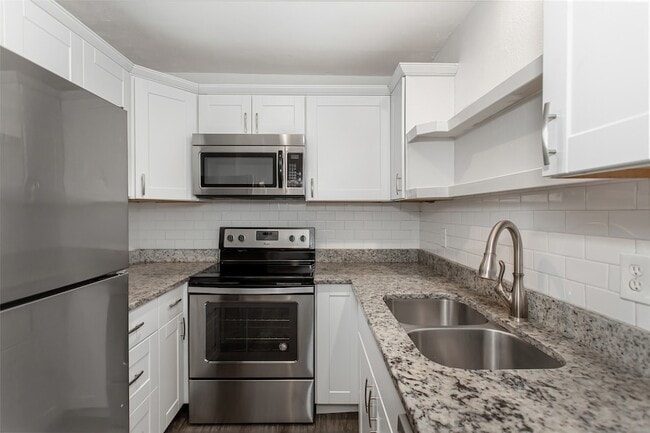 Building Photo - 5722 Gaston Ave