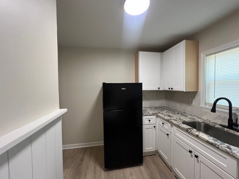 Building Photo - 506 N Line St