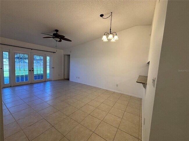 Building Photo - 1761 Lakeview Village Dr
