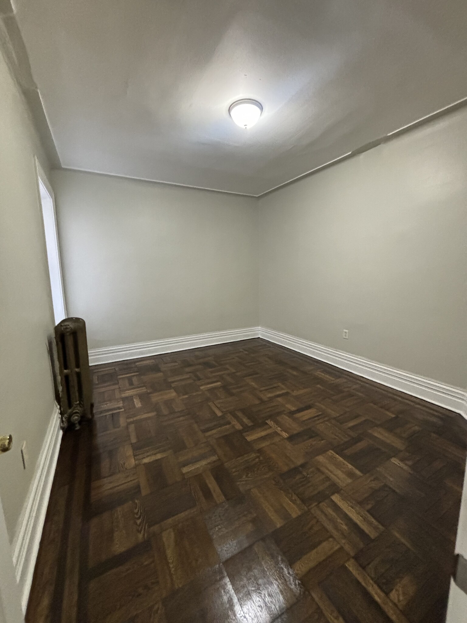 196 Roseville Ave 32 - 205 Roseville Ave