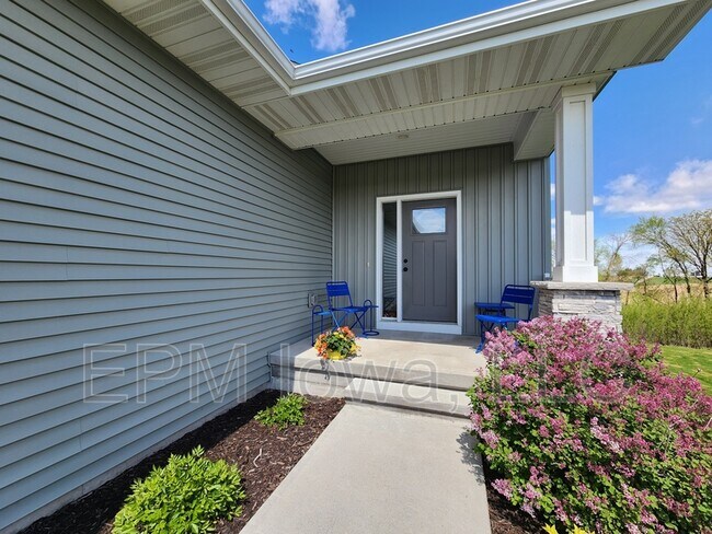 Building Photo - 114 Dogwood Ln