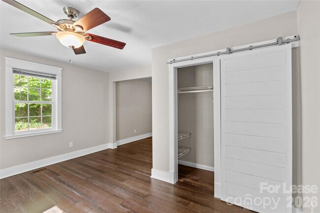 Building Photo - 182 Commodore Loop