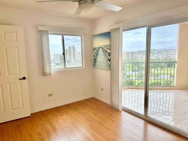 Building Photo - Golf course and Ocean Views  from this 3 bedroom 2 bath condo!
