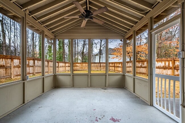 Building Photo - 1185 Arborhill Ln