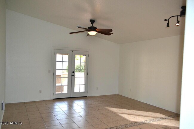 Building Photo - 1949 S Silver Dr