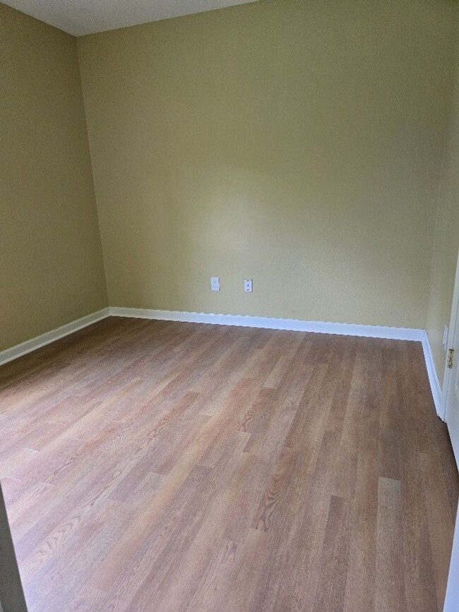 Building Photo - 3 bedroom 2 bath home for lease