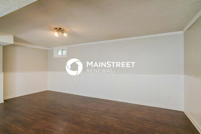 Building Photo - 4 Bedroom Pet-Friendly Home in LOUISVILLE,...