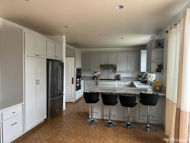 Building Photo - 2055 Redbud Way