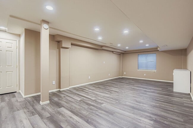 Building Photo - Spacious 4-Bedroom Home in Parker’s Desira...