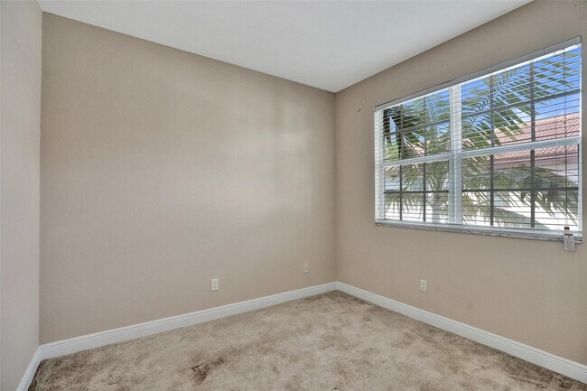 Building Photo - 11960 SW 27th Ct