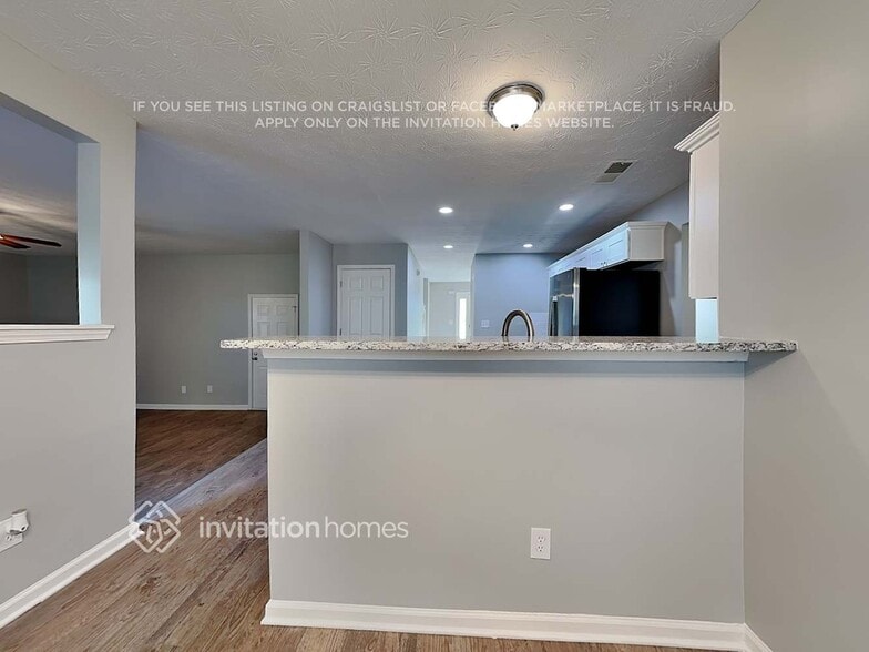 Building Photo - 2201 Corkscrew Way