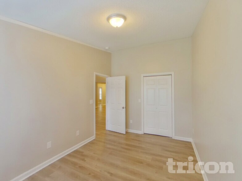 Building Photo - 110 Lockleven Dr