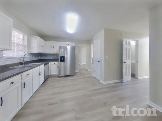 Building Photo - 4250 Donna Way