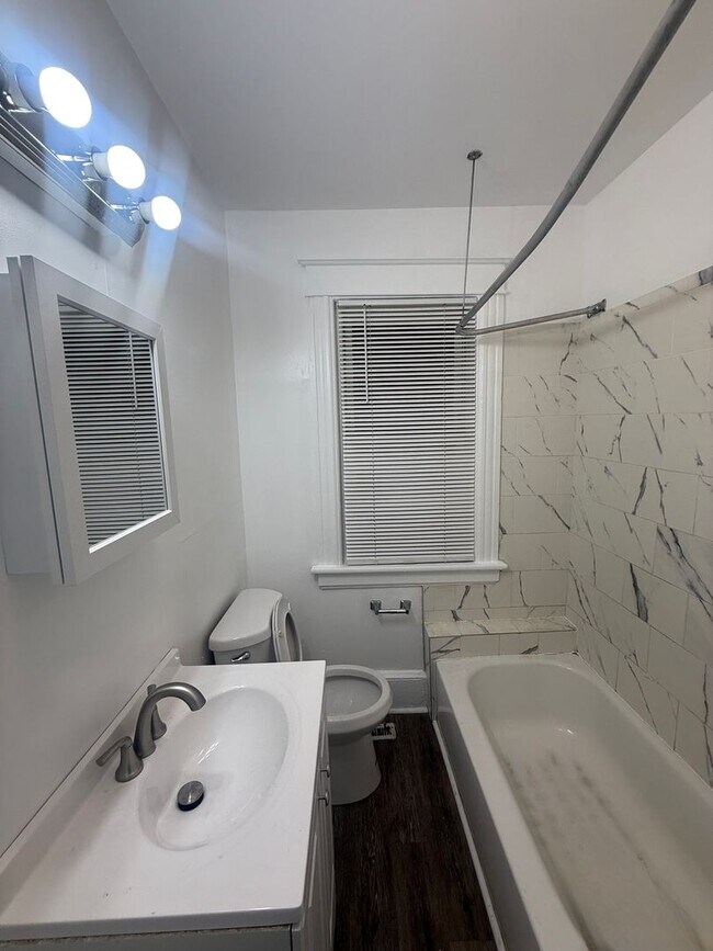 Building Photo - 137 Washington St