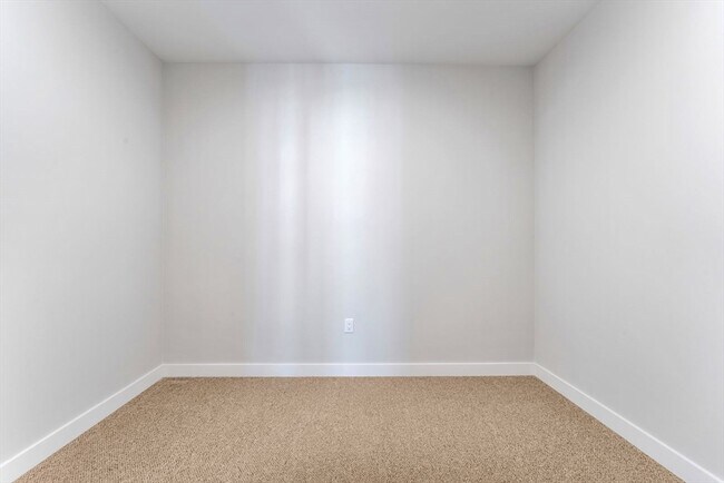 Building Photo - 999 Hancock St