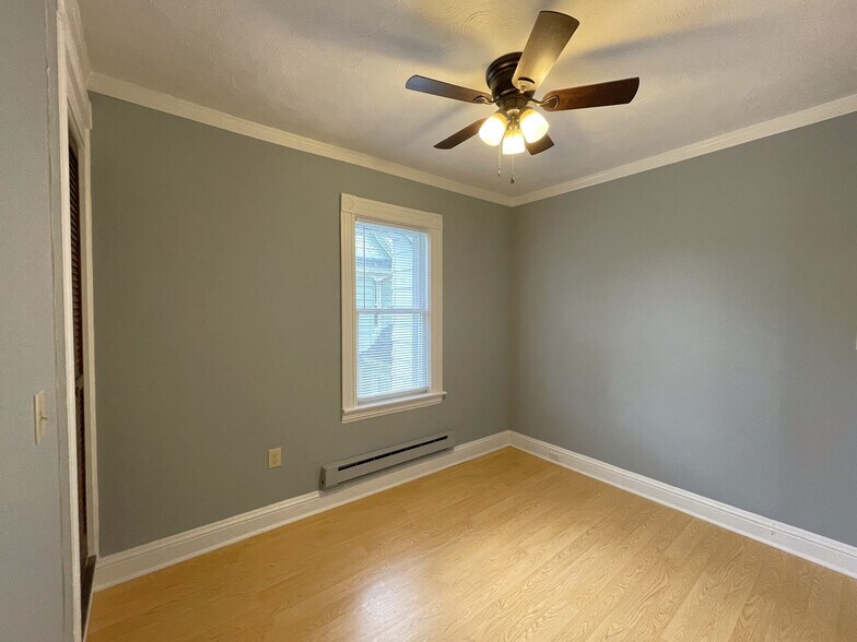 Secondary Bedroom - 533 W Water St