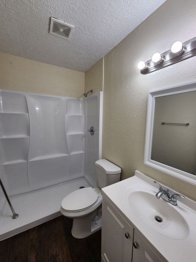 Building Photo - 505 Princeton Dr SE