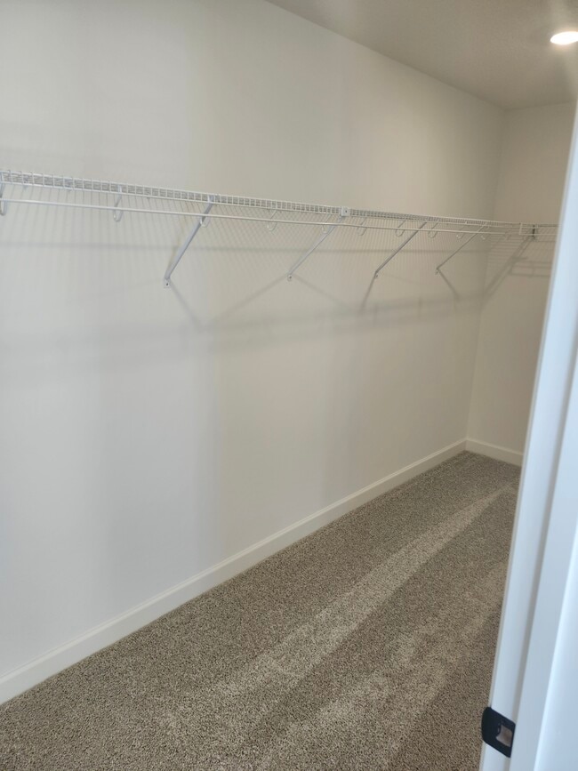 Building Photo - 10531 Harbor Ln N