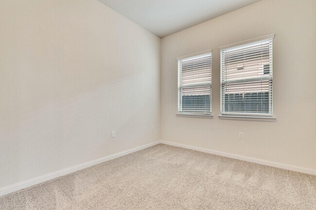Building Photo - 9937 Comely Bnd
