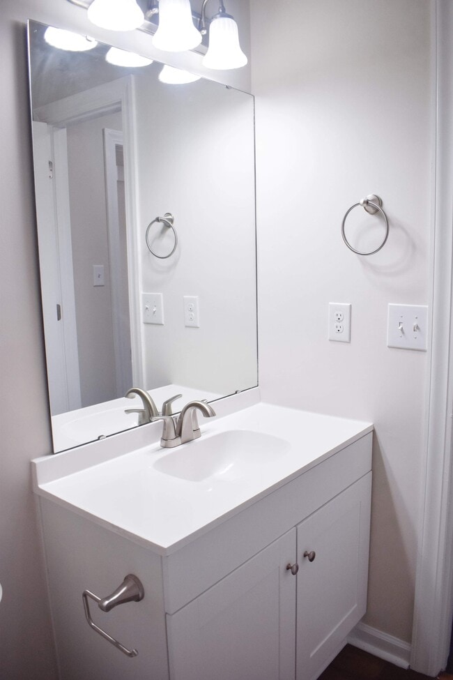 Building Photo - Deveron Townhome