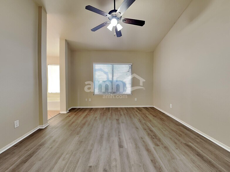 Building Photo - 1214 E Artesian Way