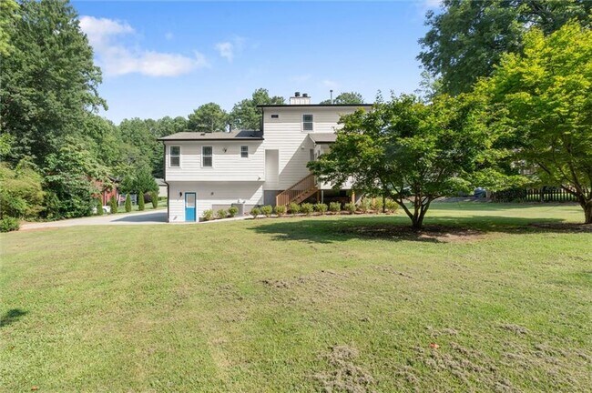 Building Photo - 404 Way Bridge Ct NE