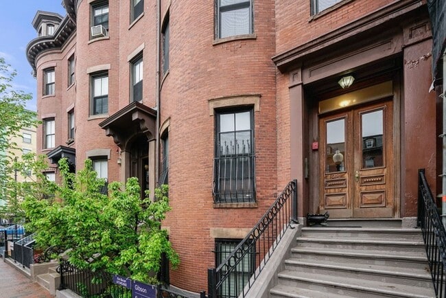 Building Photo - 512 Massachusetts Ave