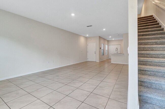 Building Photo - 920 Observatory Pkwy