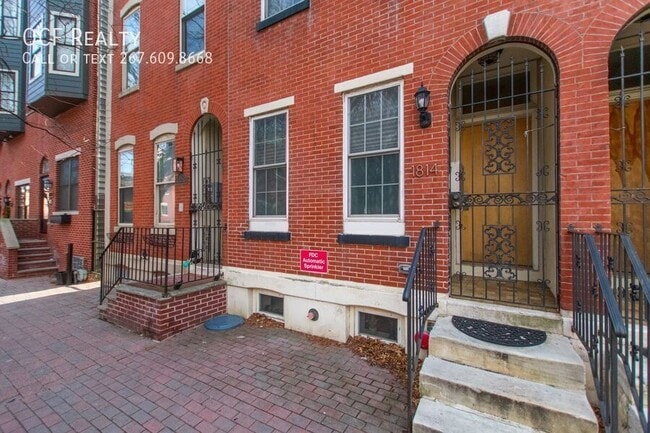 Building Photo - 1814 Christian St