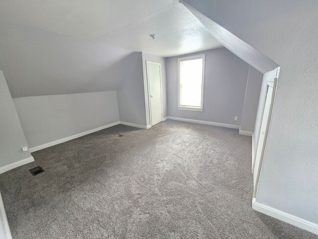 Building Photo - 3 Bed 1 Bath Single Family Home in Wisconsin Rapids