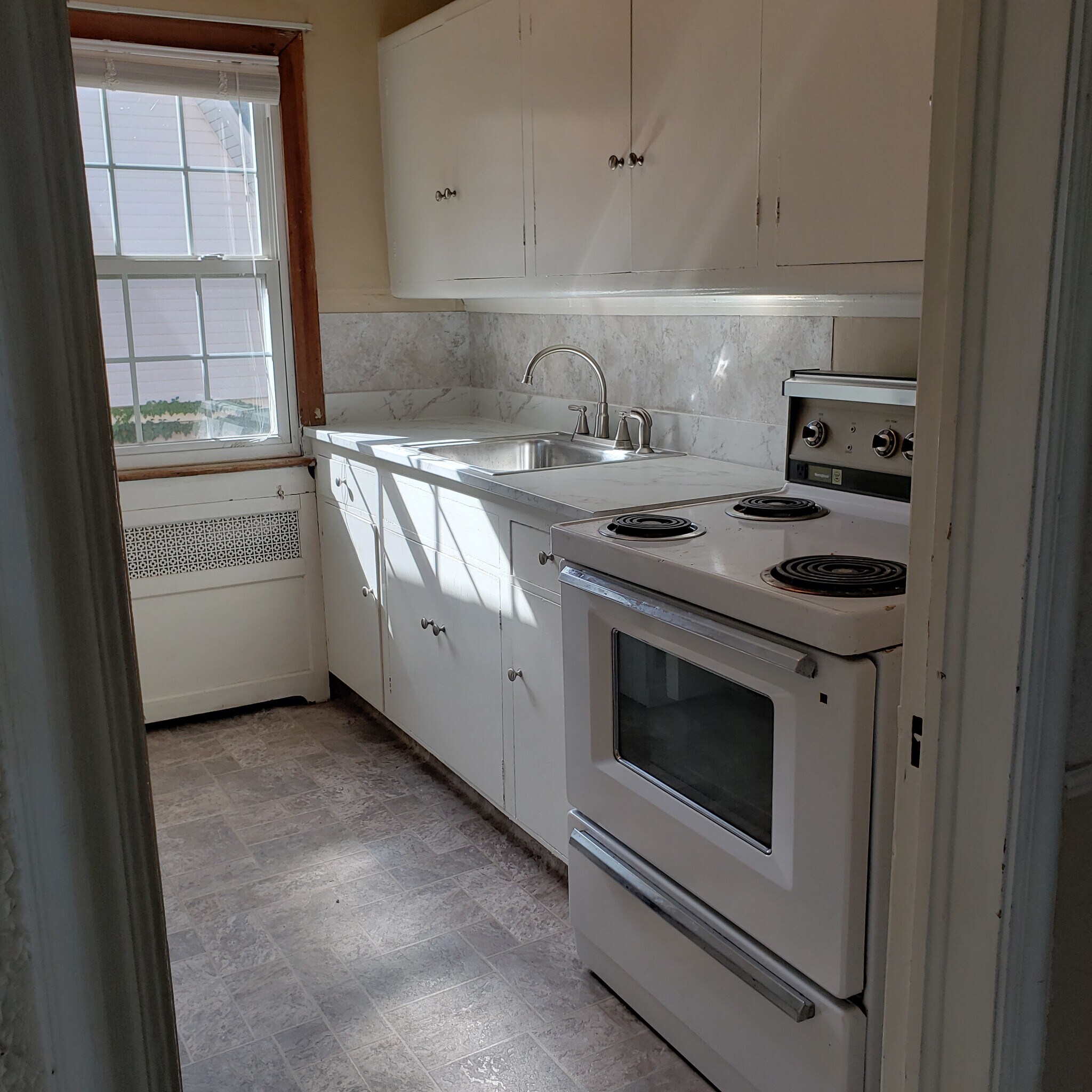 Kitchen - 313 7th St